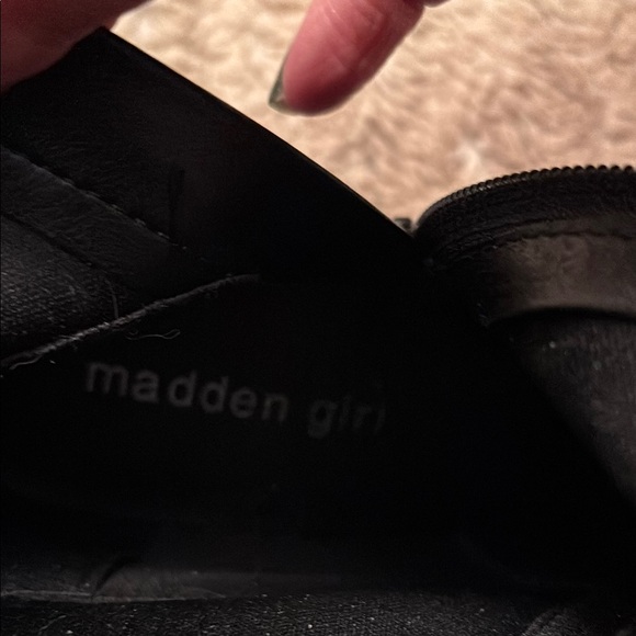 Elegant Black Women's Boots - Picture 3 of 5